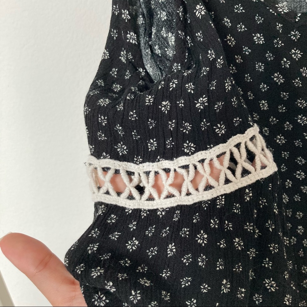 Target Flowy Floral Cold-Shoulder Top - Picture 3 of 5